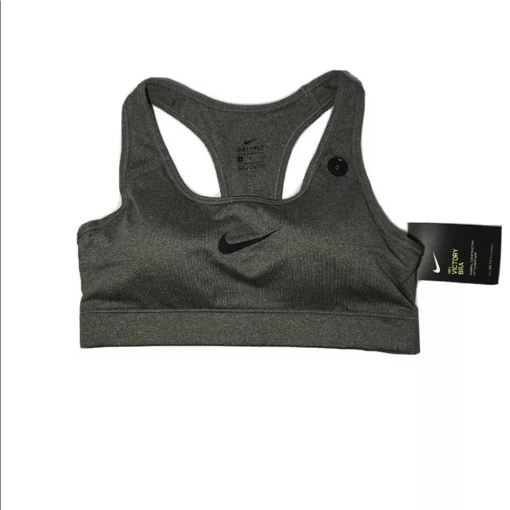 Nike women’s victory sports bra